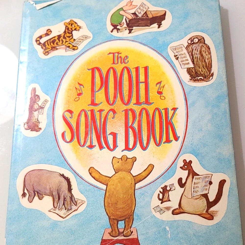 Vintage 1960s Winnie the Pooh Hardcover w Dust Jacket Illustrated Song Book